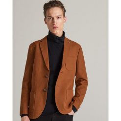 Bawełniana marynarka slim fit - Brązowy. Garnitury marki Reserved. Za 279.99 zł.