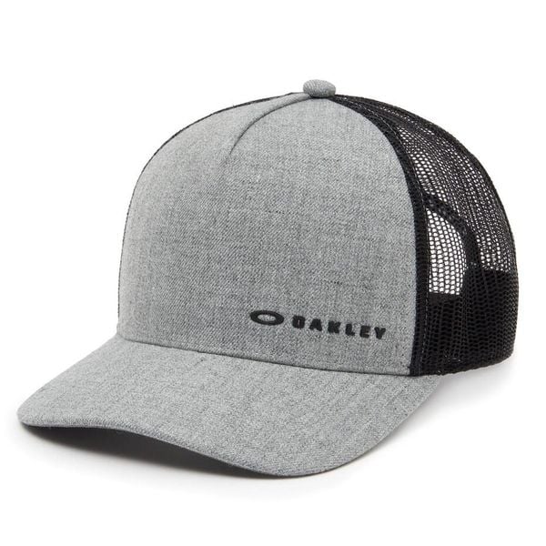 Czapka Oakley. Czarne czapki z daszkiem Oakley, bez wzorów, z materiału. Za 124.00 zł.