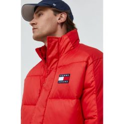 Tommy Jeans kurtka męska kolor czerwony zimowa. Czerwone kurtki Tommy Jeans, na zimę, l, bez wzorów, z jeansu, bez kaptura. W wyprzedaży za 839.99 zł.