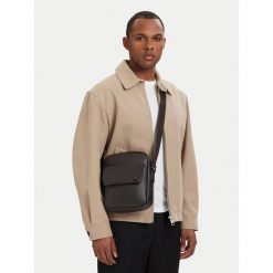 Saszetka U.S. Polo Assn. Brązowe saszetki i nerki U.S. Polo Assn., bez wzorów. Za 144.99 zł.