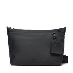 Saszetka Calvin Klein. Czarne saszetki i nerki CALVIN KLEIN, bez wzorów. Za 249.99 zł.