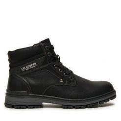 Kozaki Lee Cooper. Czarne kozaki Lee Cooper, bez wzorów, bez obcasa, bez zapięcia. Za 279.99 zł.