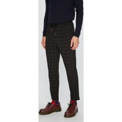 Jack & Jones - Spodnie. Spodnie materiałowe marki Jack & Jones. W wyprzedaży za 119.90 zł.