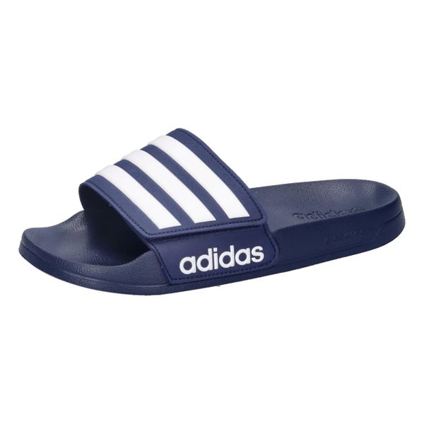 Klapki basenowe adidas Adilette. Białe klapki Adidas, z materiału. Za 119.00 zł.