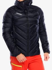 Kurtka puchowa męska Mammut Taiss IN Hooded Jacket. Czarne kurtki Mammut, m, bez wzorów, z materiału, bez kaptura. Za 2,046.45 zł.