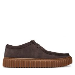 Półbuty Clarks. Brązowe eleganckie półbuty Clarks, bez wzorów, bez obcasa, bez zapięcia. Za 429.99 zł.