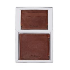 Zestaw portfel i etui na karty Barbour. Brązowe portfele Barbour, bez wzorów. Za 199.99 zł.