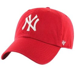 Czapka z daszkiem męska New York Yankees MLB Clean Up Cap. Czerwone czapki z daszkiem 47 Brand, bez wzorów, z bawełny. Za 99.99 zł.