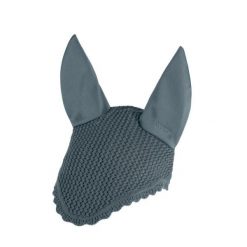 Czapka z muchą dla koni Eskadron Regular. Niebieskie krawaty i muchy ESKADRON, bez wzorów, z materiału. Za 184.00 zł.