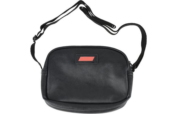 Saszetka na ramię sportowa dla dorosłych Sf Ls Small Satchel pojemność 1,2 L. Czarne torby na ramię Puma, bez wzorów, z materiału, na ramię, bez dodatków. Za 149.99 zł.