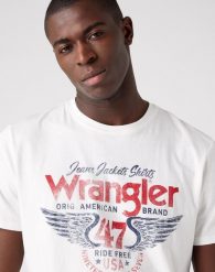 MESKA KOSZULKA WRANGLER AMERICANA TEE WORN WHITE 112320780. Białe t-shirty Wrangler, l, bez wzorów, bez kołnierzyka, bez ramiączek. Za 79.99 zł.