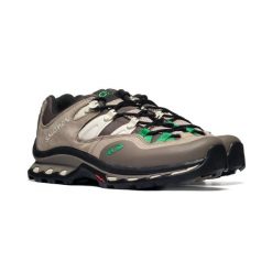 Męskie buty trekkingowe Salomon XT-QUEST 2 L47299400. Czarne buty turystyczne Salomon, bez wzorów, z gumy, bez zapięcia, trekkingowe. Za 579.00 zł.