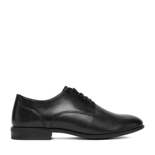 Półbuty Lasocki. Czarne eleganckie półbuty Lasocki, bez wzorów, bez obcasa, bez zapięcia. Za 199.99 zł.