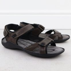 Sandały męskie skórzane na rzepy brązowe Helios 854. Brązowe sandały Helios, ze skóry, bez zapięcia. Za 329.99 zł.