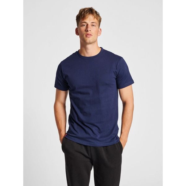 Koszulka Hummel Red Heavy. Niebieskie t-shirty sportowe Hummel, bez wzorów, bez ramiączek, do piłki nożnej. W wyprzedaży za 71.95 zł.