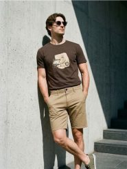 Bawełniane szorty jeansowe - beżowy. Brązowe krótkie spodenki sportowe Sinsay, l, bez wzorów, z bawełny. W wyprzedaży za 39.99 zł.