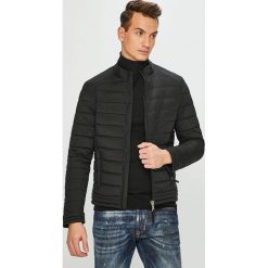 Guess Jeans - Kurtka. Kurtki marki Guess Jeans. W wyprzedaży za 579.90 zł.