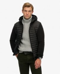 Superdry Kurtka Hooded Storm Fleece Hybrid - Czarny, Slim fit, Poliester. Czarne kurtki Superdry, s, bez wzorów, z polaru, z kapturem. Za 651.25 zł.