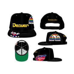 Czapka typu snapback Mitchell & Ness Denver Nuggets. Czarne czapki z daszkiem Mitchell & Ness, bez wzorów. Za 226.50 zł.