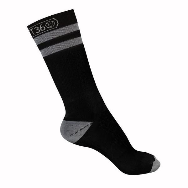 Skarpety odblaskowe Proviz Airfoot Reflect 360. Czarne skarpetki sportowe PROVIZ, bez wzorów, z lycry. Za 149.00 zł.