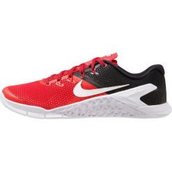 Nike Performance METCON 4 Obuwie treningowe universal red/black/white. Czerwone buty treningowe marki Nike Performance, z materiału. Za 549.00 zł.