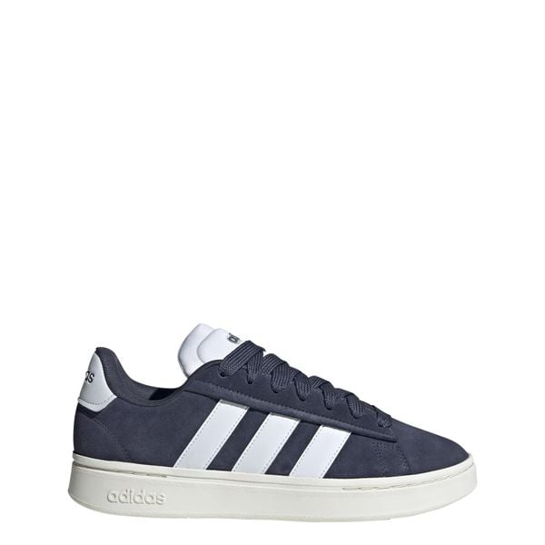 Buty Grand Court Alpha. Białe buty trekkingowe Adidas, bez wzorów, ze skóry, bez zapięcia, trekkingowe. Za 249.99 zł.
