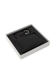 Emporio Armani Zestaw portfel i brelok Y4R222 Y068E 80001 Czarny. Czarne portfele Emporio Armani, bez wzorów, ze skóry. Za 636.99 zł.