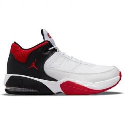 Buty do chodzenia męskie Nike Jordan Max Aura 3. Białe buty sportowe casual Nike, bez wzorów, z materiału, bez zapięcia. Za 735.00 zł.