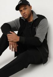 Czarna Bluza Rozpinana ze Stójką i Kieszeniami Zdobiona Kontrastowymi Wstawkami Naivare. Czarne bluzy Born2be, l, z aplikacjami, z jeansu, bez kaptura. W wyprzedaży za 93.49 zł.