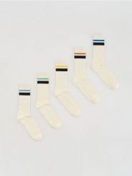 5 pack długich skarpet - złamana biel. Skarpety Reserved, bez wzorów. Za 59.99 zł.