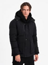Zimowa kurtka męska z odpinanym kapturem i kieszeniami cargo - czarna V3 OM-JAHP-0152 - XL. Czarne kurtki Ombre Clothing, na zimę, m, bez wzorów. W wyprzedaży za 259.99 zł.