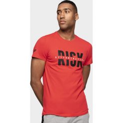 T-shirt męski TSM008 - czerwony. Czerwone t-shirty 4F, bez wzorów, bez kołnierzyka, bez ramiączek. W wyprzedaży za 49.99 zł.