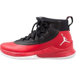 Jordan ULTRA FLY 2 Obuwie do koszykówki university red/white/black. Buty do koszykówki marki Jordan. W wyprzedaży za 356.85 zł.