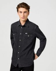 MESKA KOSZULA JEANSOWA WRANGLER WESTERN SHIRT RINSE BLACK 112362906. Czarne koszule Wrangler, xl, bez wzorów, z jeansu, bez kołnierzyka, bez ramiączek. Za 169.99 zł.