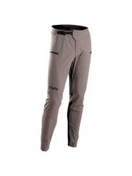 Spodnie rowerowe NORTHWAVE Bomb Long Pant beżowy. Brązowe spodenki rowerowe Northwave, l, bez wzorów, z materiału, rowerowe. Za 500.00 zł.