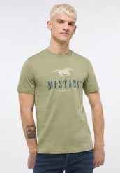 MUSTANG ALEX C PRINT MĘSKI T-SHIRT KOSZULKA LOGO NADRUK OIL GREEN 1013808 6273. Zielone t-shirty Mustang, m, bez wzorów, bez kołnierzyka, bez ramiączek. Za 69.99 zł.