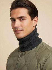 Komin z ocieplanym futerkiem - czarny. Czarne szaliki Sinsay, bez wzorów. Za 29.99 zł.