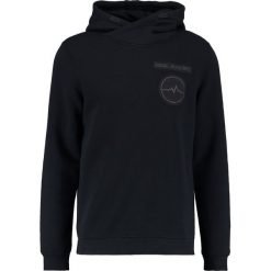 Jack & Jones JCOBADGE HOOD Bluza z kapturem black. Bluzy z kapturem marki Jack & Jones, m, z bawełny, z kapturem. Za 169.00 zł.