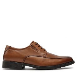 Półbuty Clarks. Brązowe eleganckie półbuty Clarks, bez wzorów, bez obcasa, bez zapięcia. Za 399.99 zł.