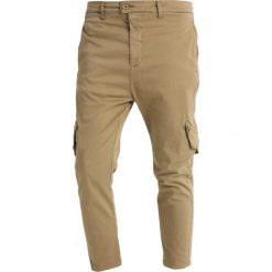 Casual Friday Bojówki beige. Spodnie materiałowe marki Casual Friday. Za 249.00 zł.