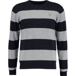 GANT BARSTRIPE CREW Sweter dark charcoal. Swetry nierozpinane marki GANT. Za 509.00 zł.