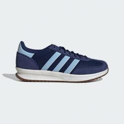 Buty Run 70s 2.0. Białe buty do biegania Adidas, bez wzorów, ze skóry, bez zapięcia, trekkingowe. W wyprzedaży za 209.30 zł.