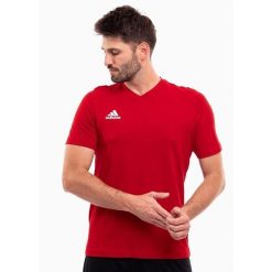 Koszulka męska adidas Entrada 22 Tee. Czerwone t-shirty sportowe Adidas, bez wzorów, z bawełny, bez ramiączek, do piłki nożnej. Za 66.00 zł.