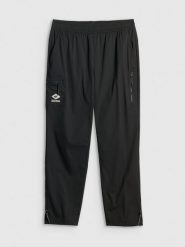 4F Spodnie casual joggery męskie - czarne XL. Czarne joggery i bojówki 4F, m, bez wzorów, z tkaniny, casualowe. Za 249.99 zł.