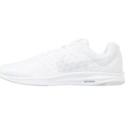 Nike Performance DOWNSHIFTER 7 Obuwie do biegania treningowe white/pure platinum. Buty do biegania marki Nike Performance. Za 219.00 zł.