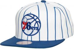 Mitchell & Ness NBA Retro Brooklyn Nets czapka snapback. Niebieskie czapki z daszkiem Mitchell & Ness, bez wzorów, z bawełny. Za 171.99 zł.