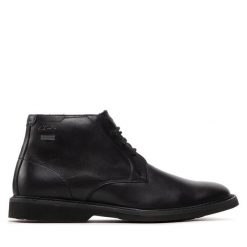 Trzewiki Clarks. Czarne botki sznurowane Clarks, bez wzorów, z gore-texu, bez obcasa, bez zapięcia. Za 679.99 zł.