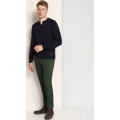 SWETER DŁUGI RĘKAW MĘSKI Z GUZIKIEM. Swetry nierozpinane TOP SECRET. W wyprzedaży za 39.99 zł.