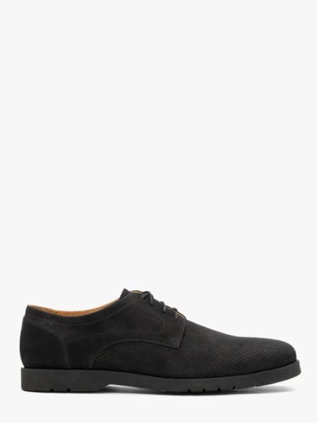 Czarne nubukowe półbuty męskie z perforacją na cholewce. Czarne eleganckie półbuty Ryłko, bez wzorów, z nubiku, bez obcasa, bez zapięcia. Za 499.99 zł.
