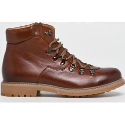 Conhpol - Buty. Brązowe botki sznurowane Conhpol, bez wzorów, z materiału, bez obcasa, bez zapięcia. W wyprzedaży za 469.90 zł.